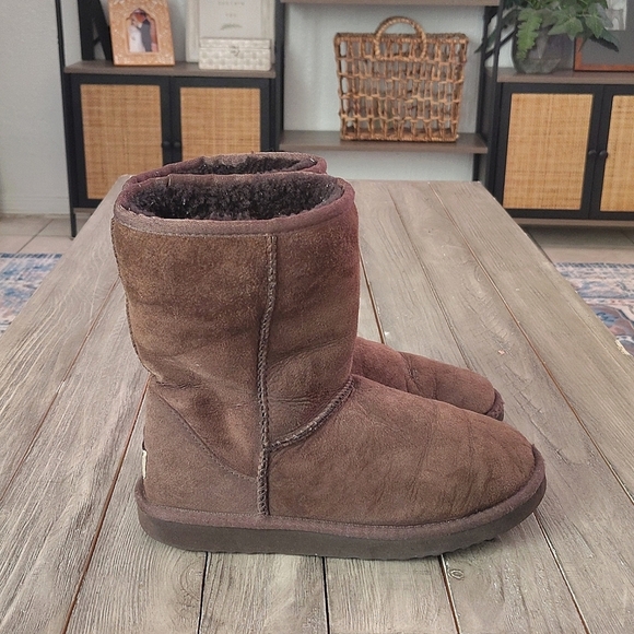 UGG Leather Winter Boots in Brown Size Woman's 7 - Picture 3 of 11